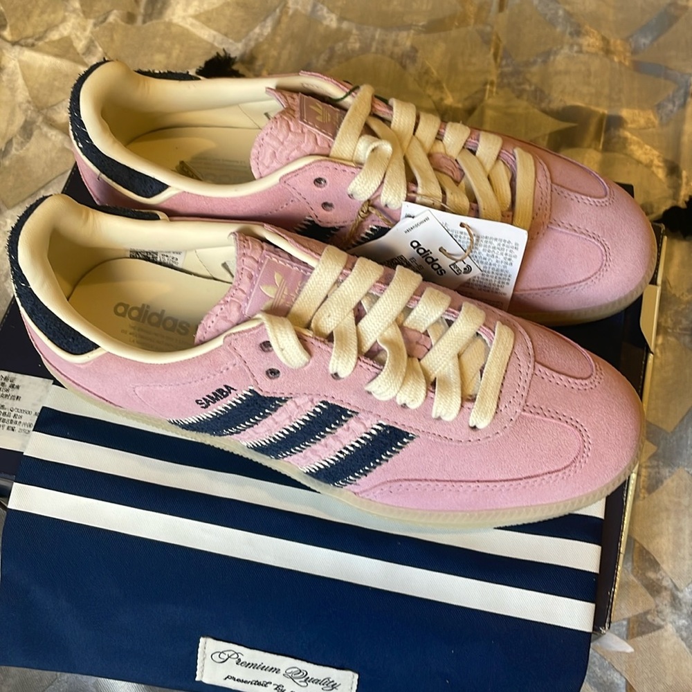 New adidas Samba in box
